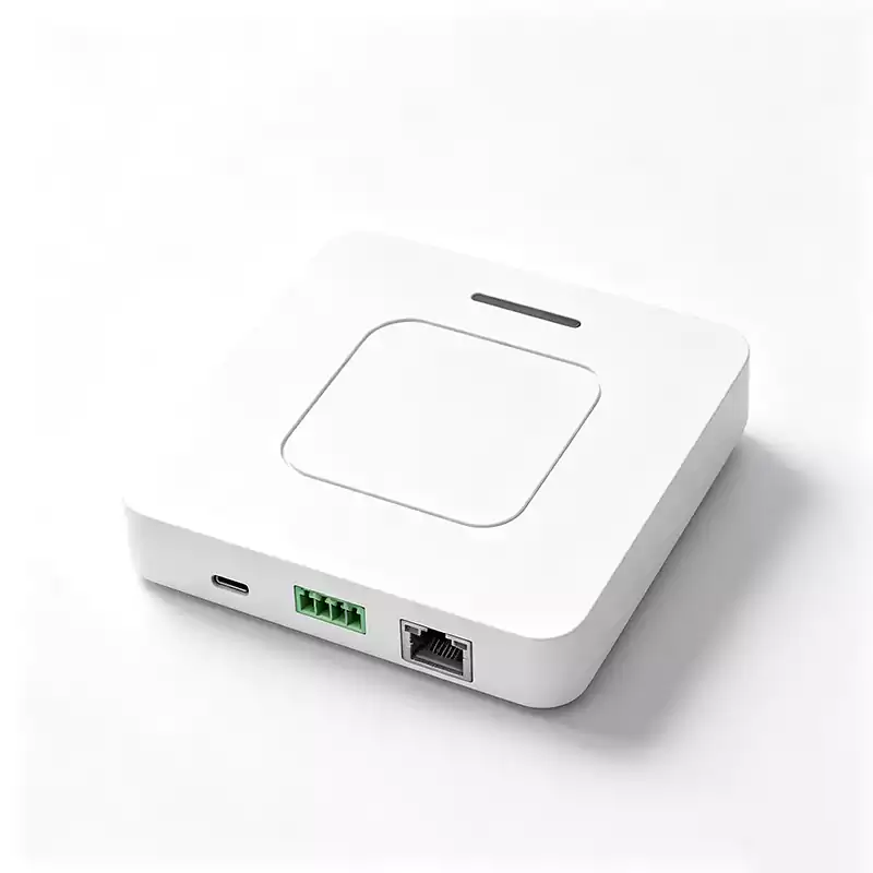 LG620 plastic indoor gateway with LoRa antenna port, Ethernet, USB, and RS485 terminal block – 120x60mm